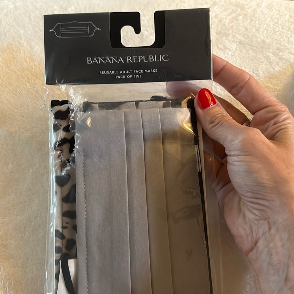 New set of 4 banana republic face masks